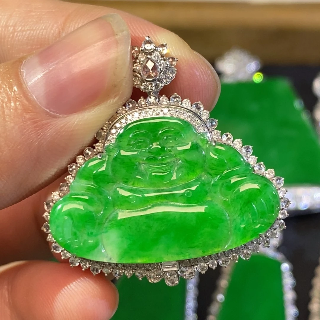 翡翠18K金镶嵌颈饰