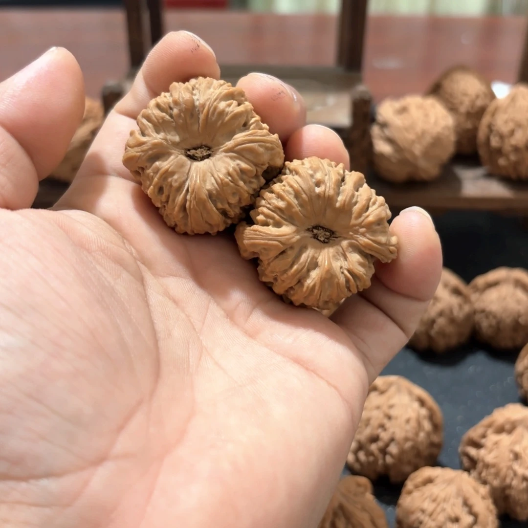 来***长文玩核桃吊坠400000000