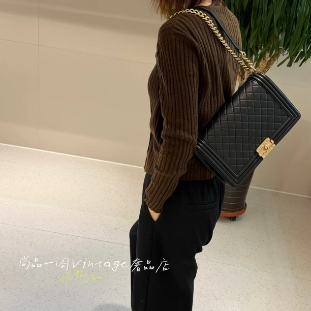 95新 Chanel/香奈儿 尚品一阁/黑金羊皮中大号leboy 斜挎包 清