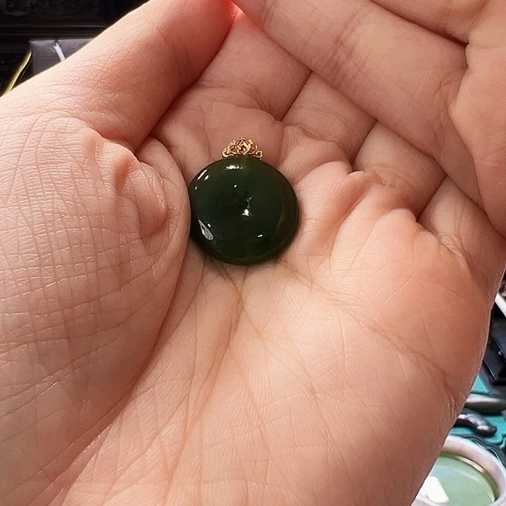 和田玉未镶嵌车挂小*