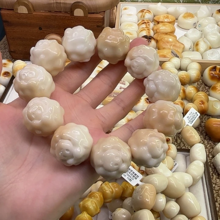 菩提根/象牙果手串11.24.26象牙果糖心绵羊微瑕