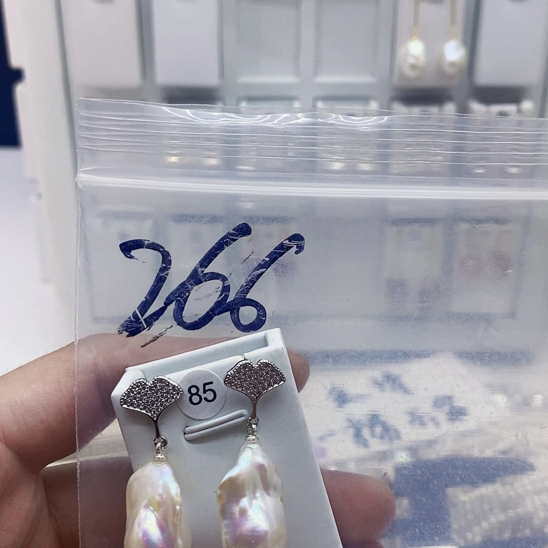 淡水珍珠合金颈饰