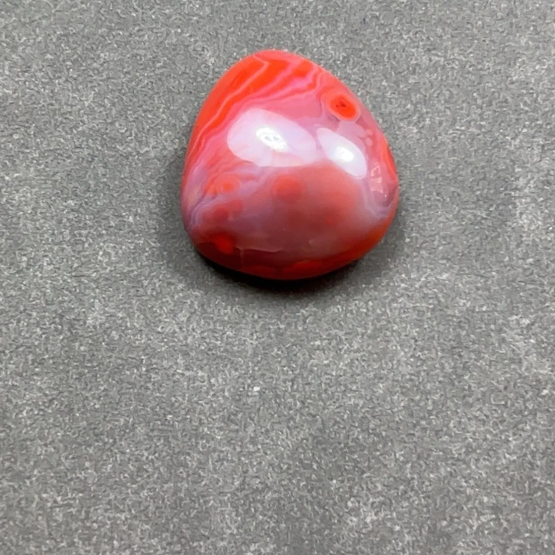 南红玛瑙吊坠未镶嵌阿**瓦