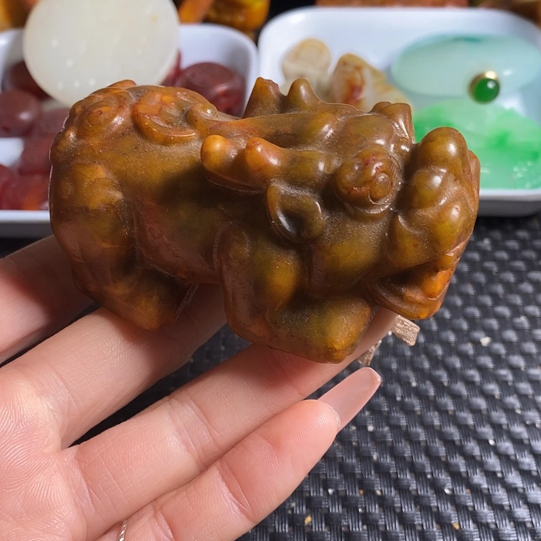 岫玉未镶嵌珠宝奇石