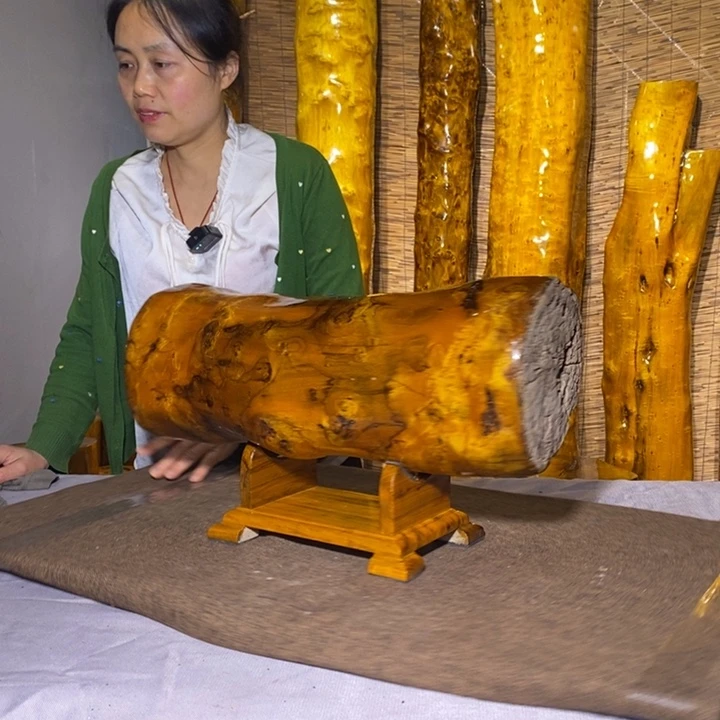 金丝楠玉****艺金丝楠木老料横财摆件