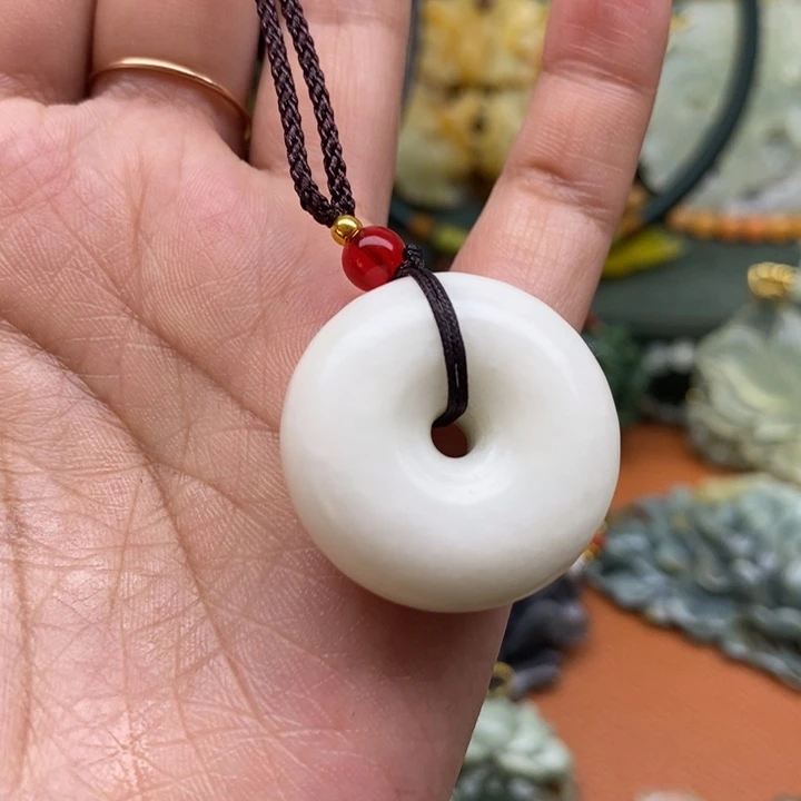 蛇纹石玉未镶嵌吊坠