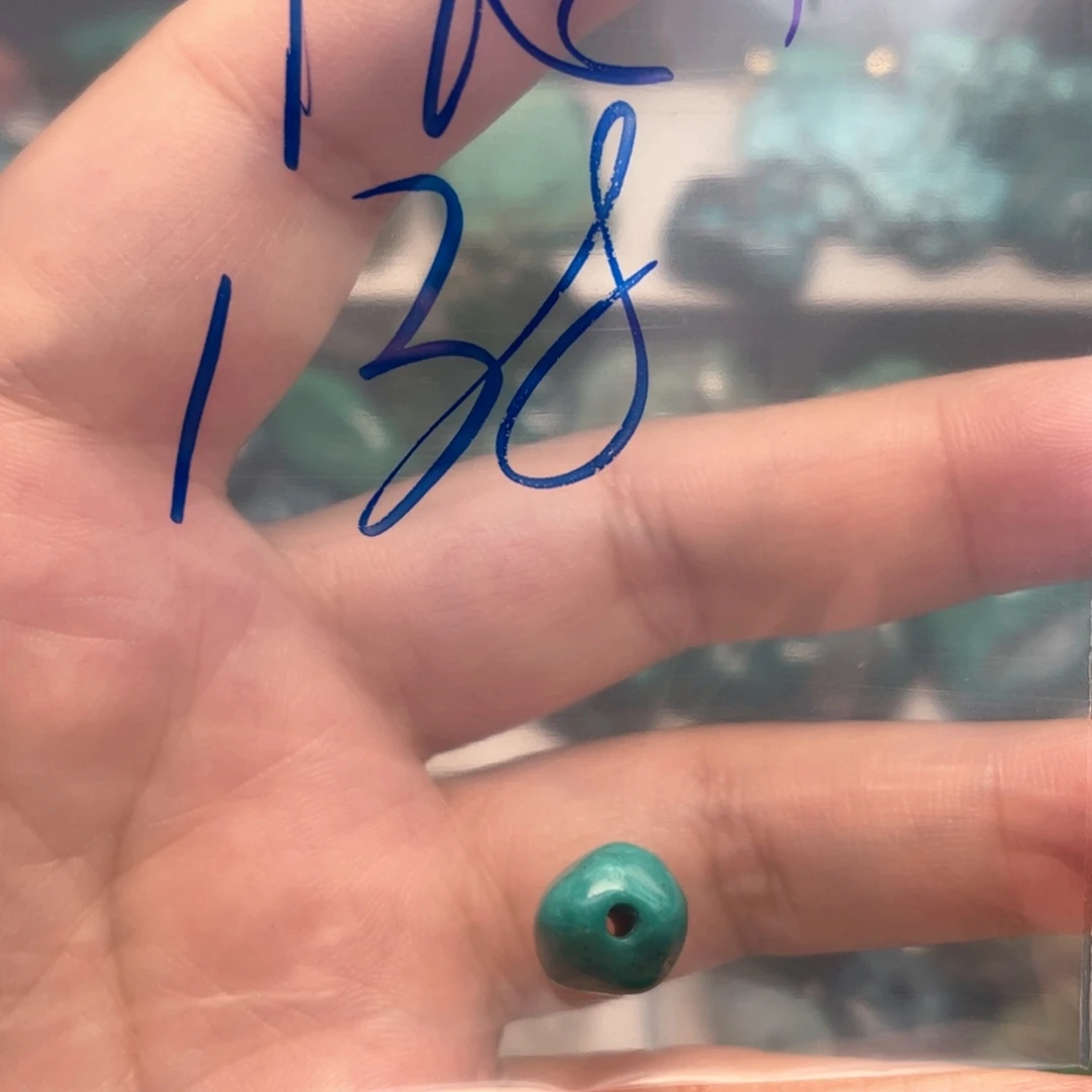 *****绿松石未镶嵌颈饰