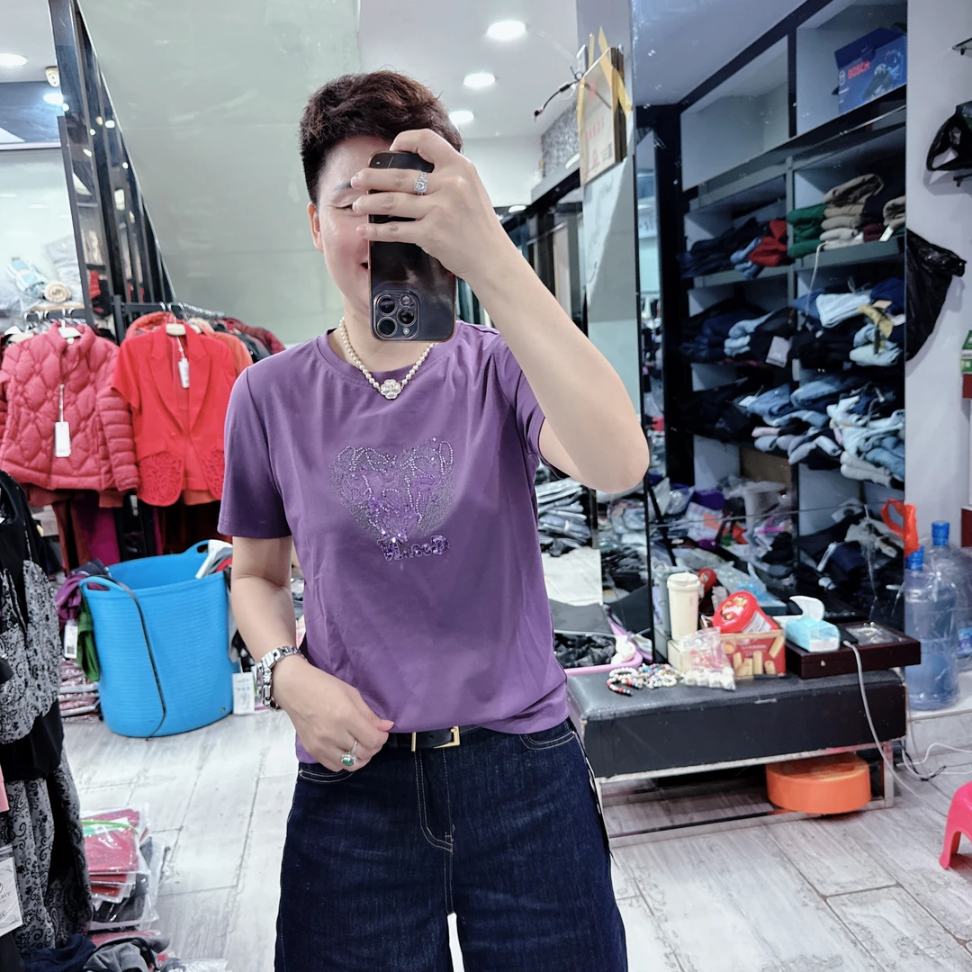 韩货优质2色刺绣珠片爱心上衣8576品