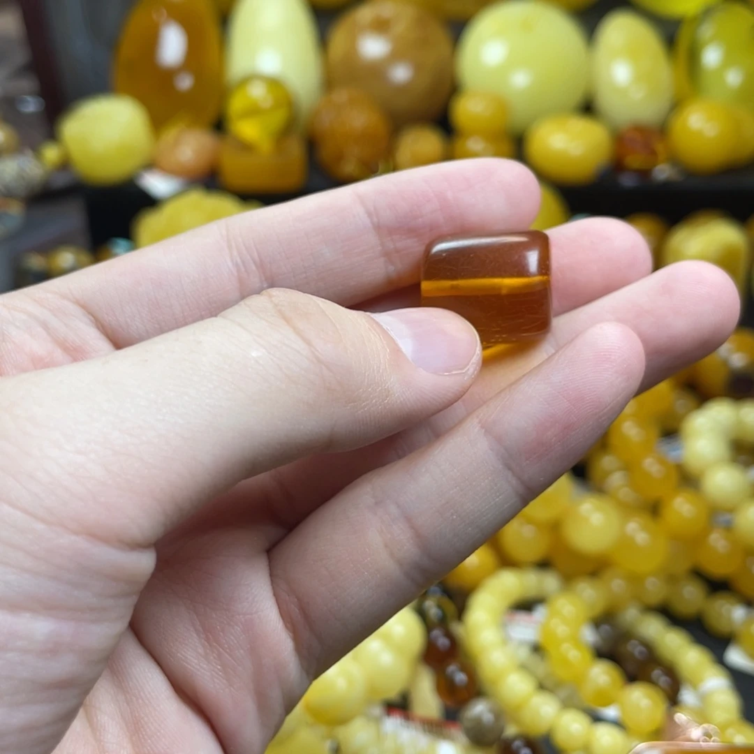 琥珀未镶嵌珠宝奇石