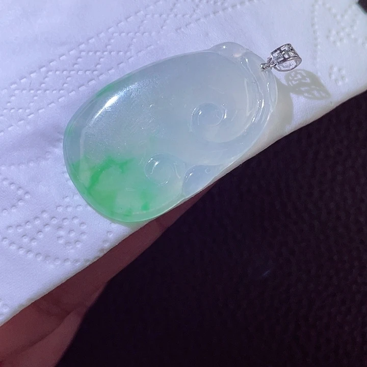颈饰18K金镶嵌翡翠翡翠
