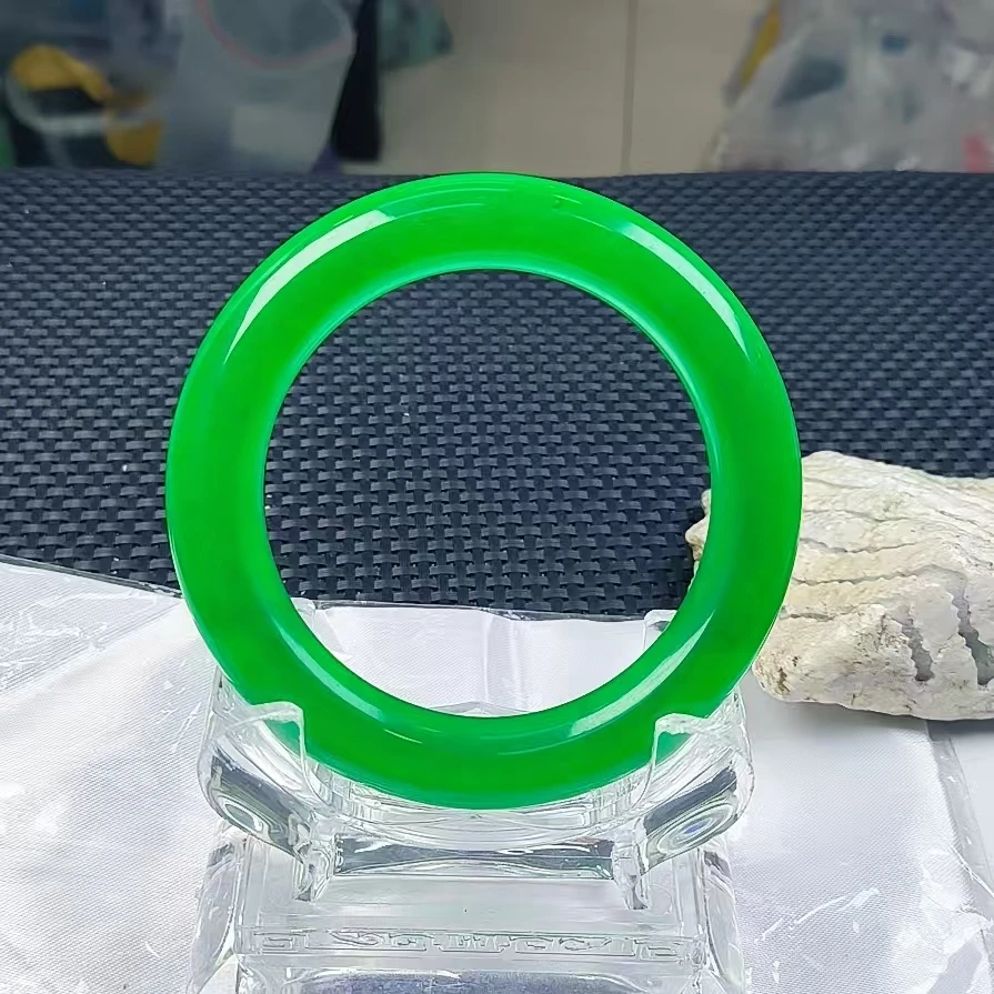 （聚宝严选）绿色粗圆条精致精美百搭气质时尚奇石