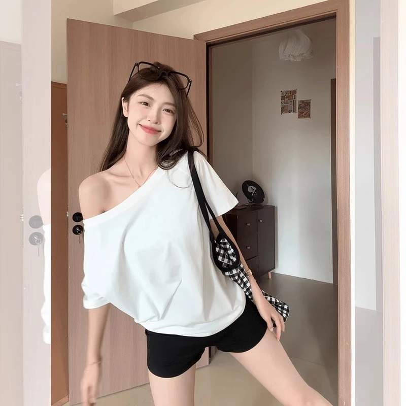 白色宽松短袖t恤女夏季新款遮肉显瘦一字肩辣妹斜肩露半边肩上衣