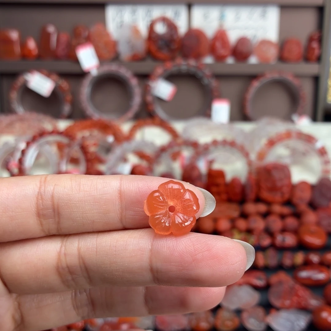 南红玛瑙未镶嵌颈饰有钱花14+