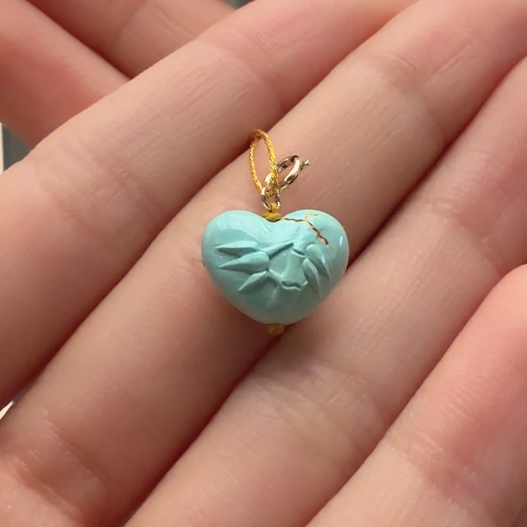 绿松石未镶嵌颈饰