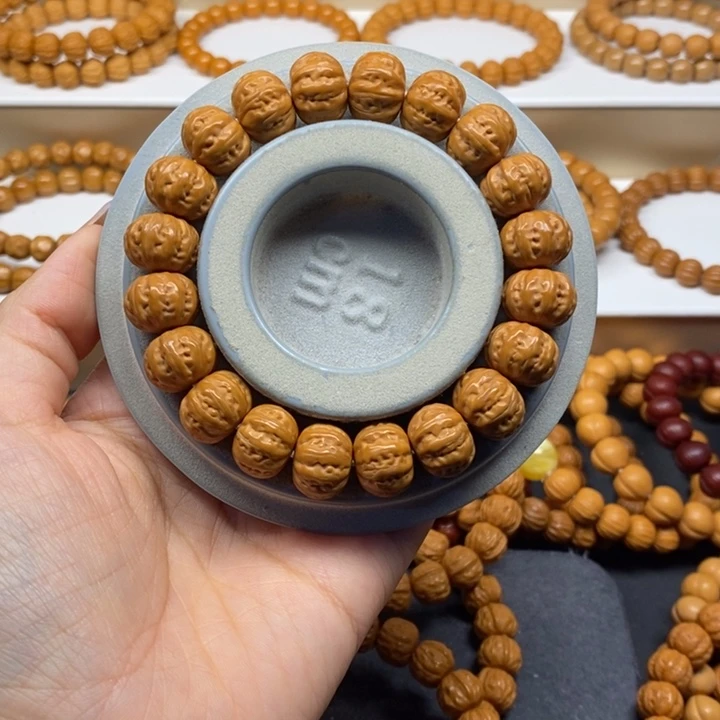 【闪购商品】手串猴头核桃生****续八棱14mm