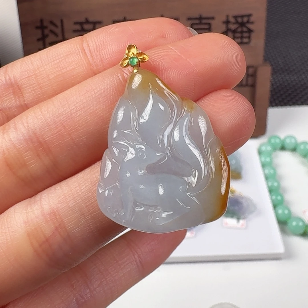 翡翠18K金镶嵌颈饰