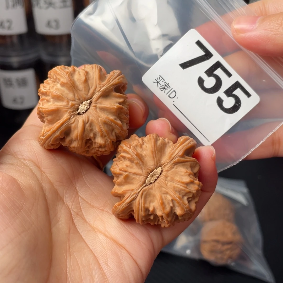 文玩核桃把件42闷白