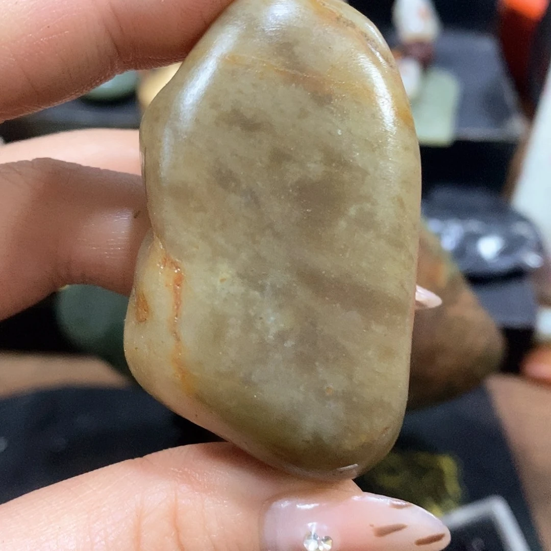 颈饰未镶嵌和田玉（子料）