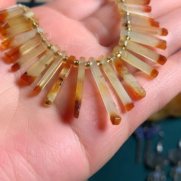 未镶嵌蛇纹石玉耳饰莫****5