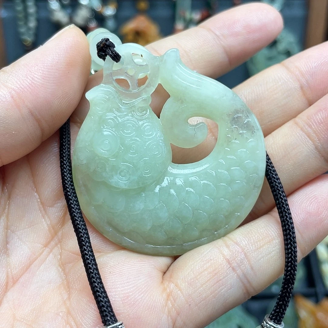 蛇纹石玉未镶嵌颈饰
