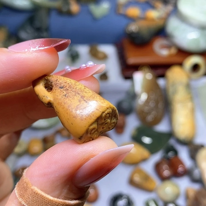 岫岩河磨玉（透闪石质玉）未镶嵌挂件