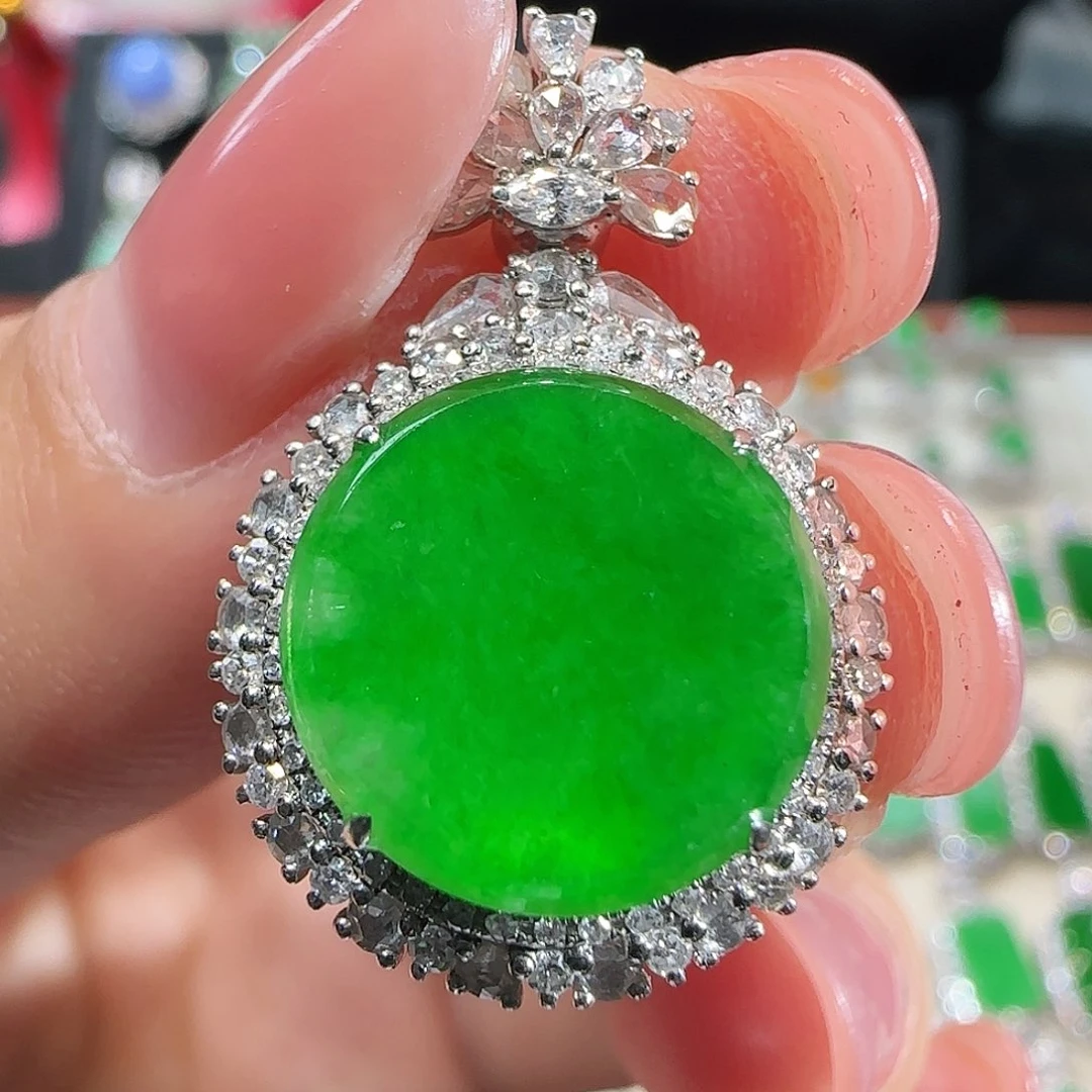 翡翠吊坠(不含链)18K金镶嵌