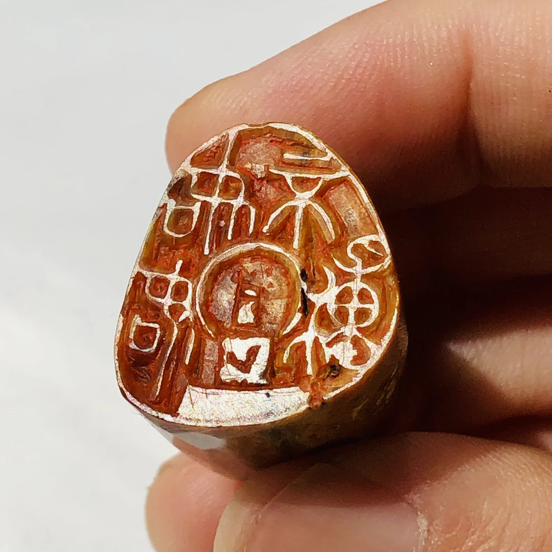 2*2.4 如如不动 佛造像印章 椭圆随形寿山品种石 一物一拍