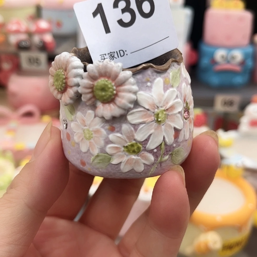 136。 浮雕手绘盆