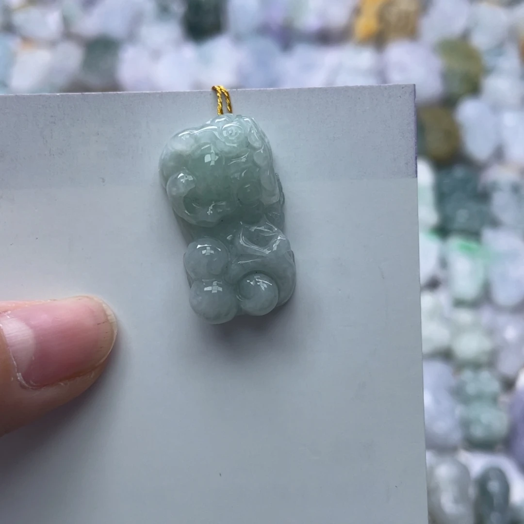 翡翠颈饰未镶嵌貔貅