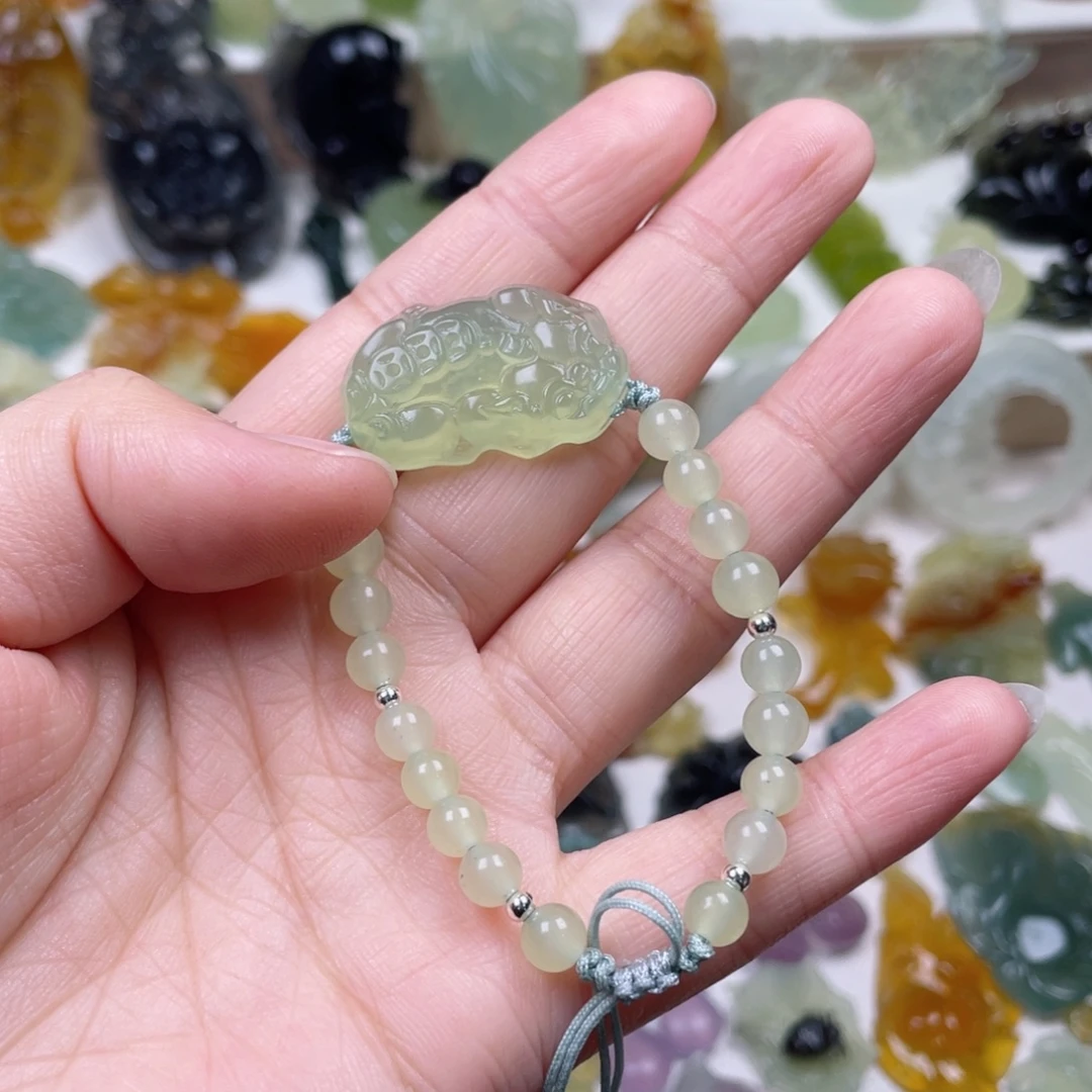 蛇纹石玉未镶嵌颈饰