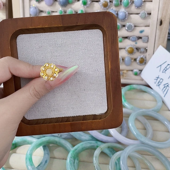 翡翠未镶嵌颈饰天然翡翠Ａ货