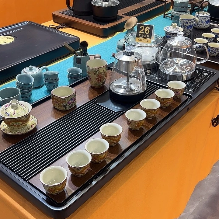 茶具的制作工艺也非常复杂