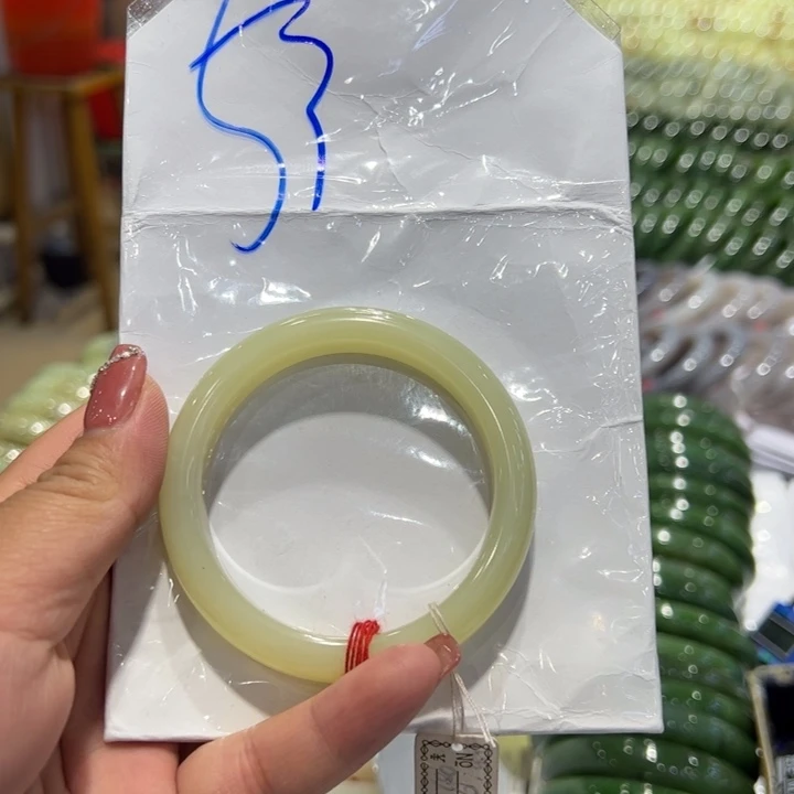 和田玉手镯未镶嵌v****儿