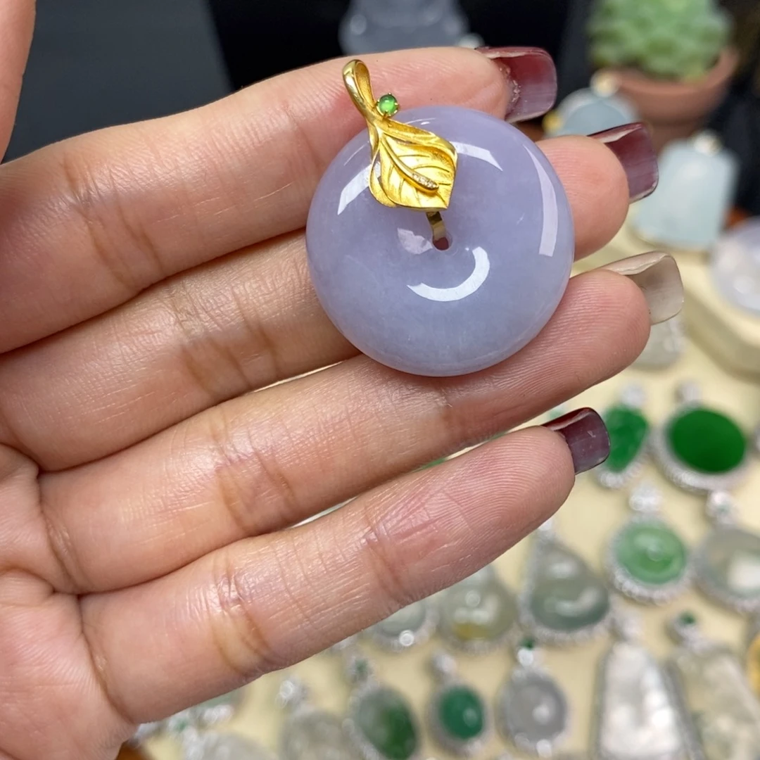 翡翠颈饰18K金镶嵌A货翡翠