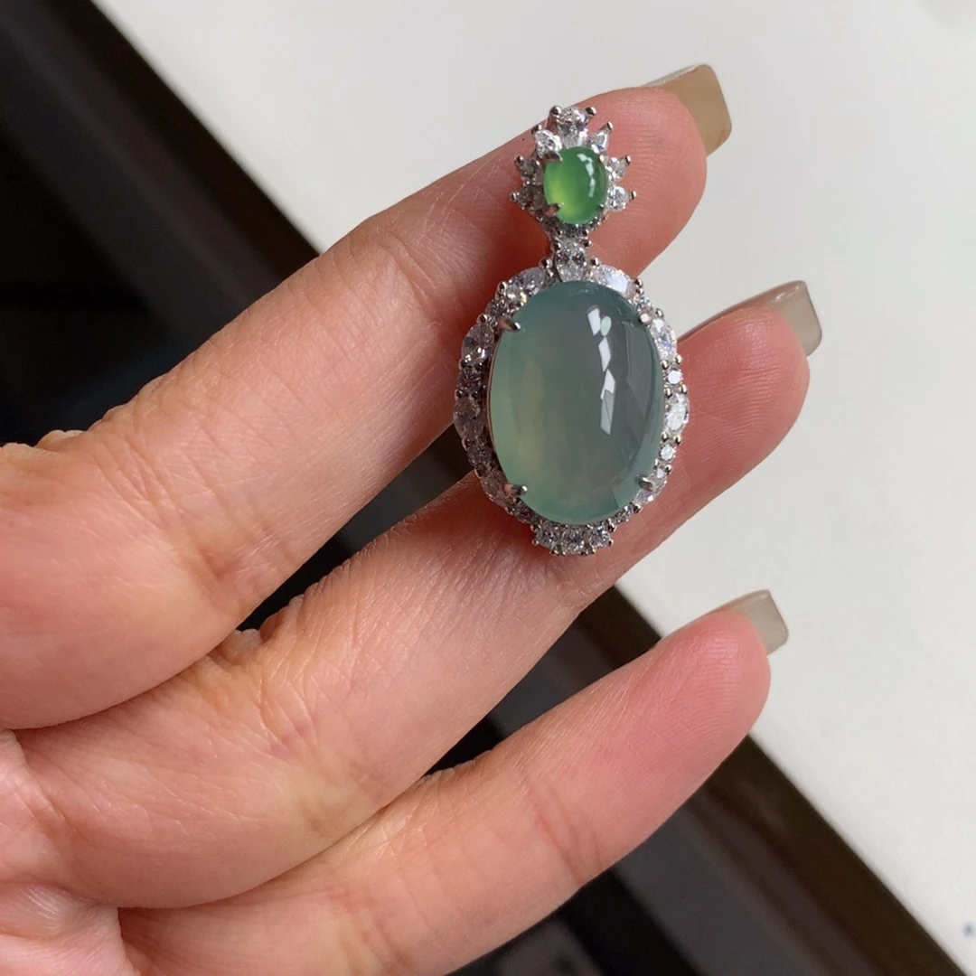 麦***兜翡翠银S925镶嵌颈饰吊坠