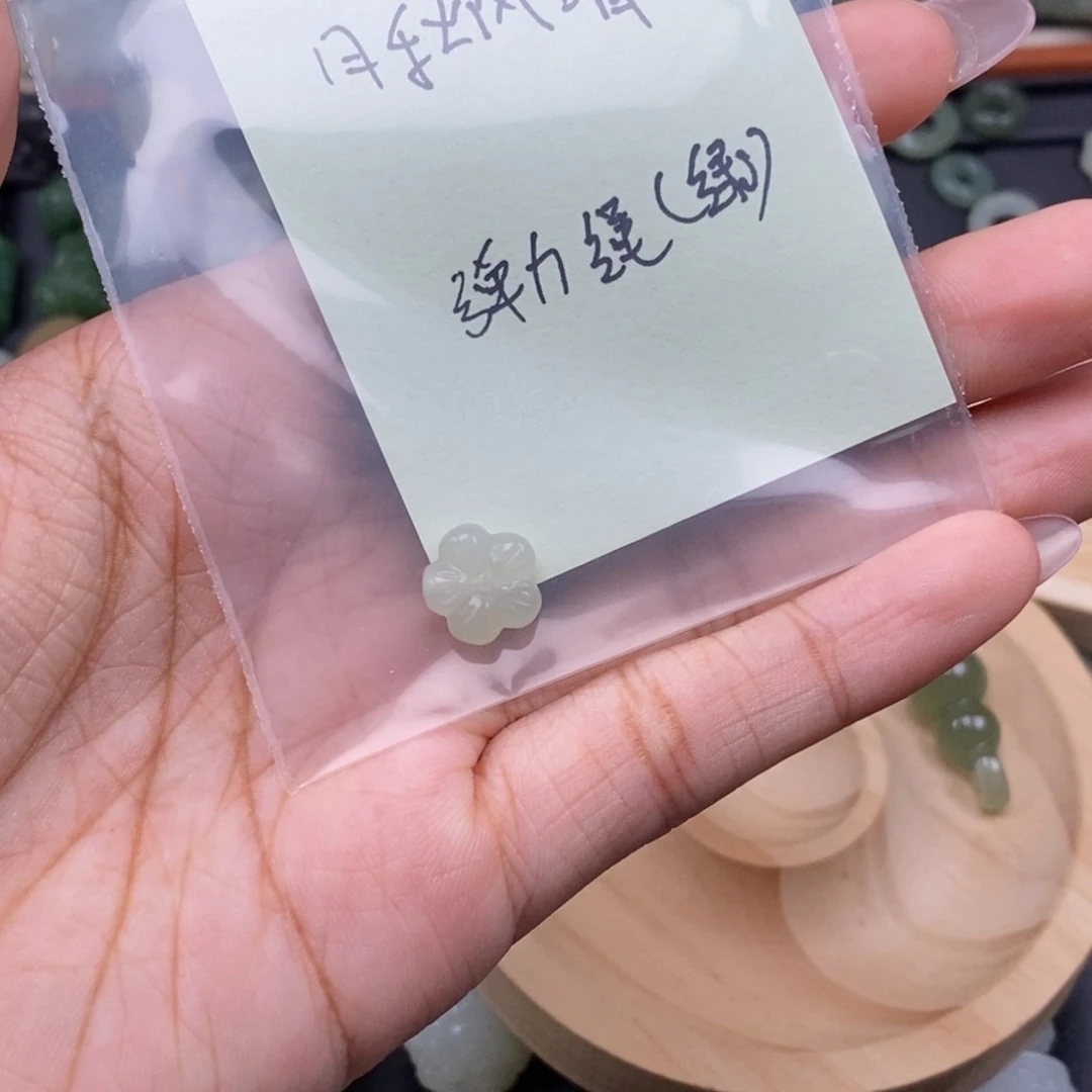 月***清颈饰未镶嵌和田玉