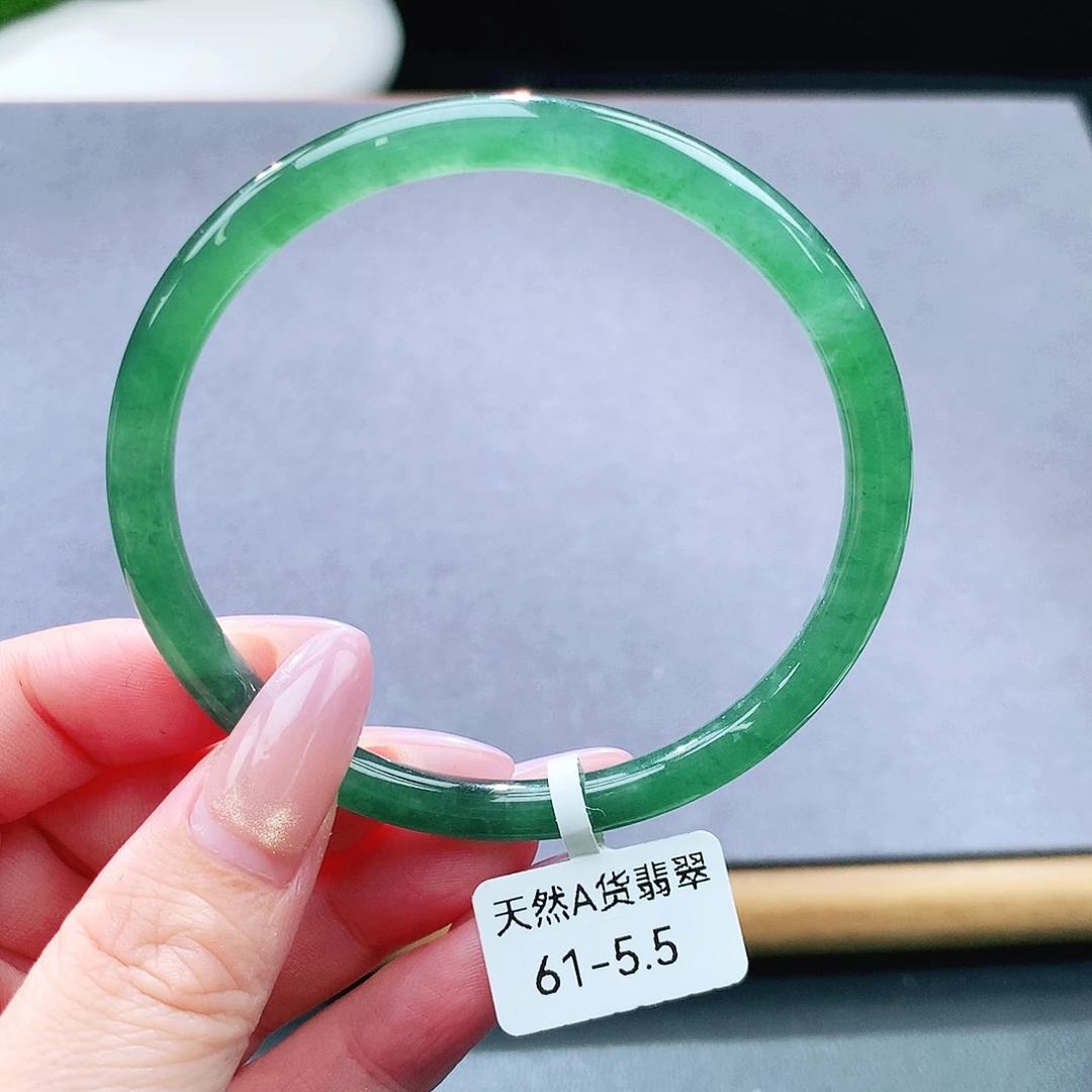未镶嵌手镯（圆镯）翡翠