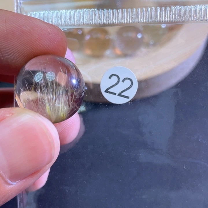 未镶嵌颈饰水晶C****n