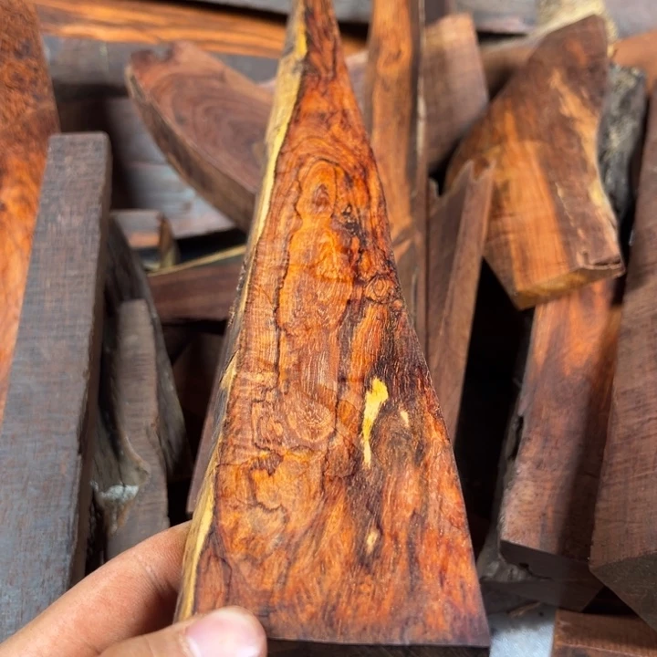 檀香紫檀（小叶紫檀）泰**若