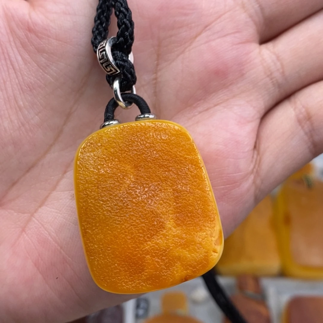 琥珀吊坠(赠链)未镶嵌