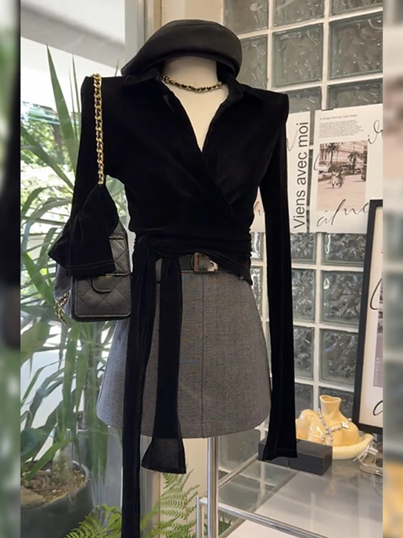 纯欲辣妹气质修身绑带黑色上衣女装2025秋冬新款V领高级修身小衫