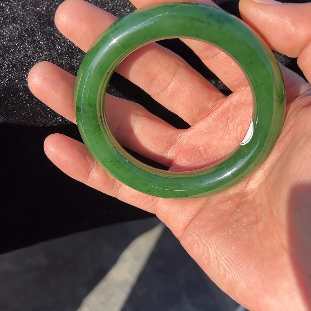 思***恩和田玉未镶嵌颈饰