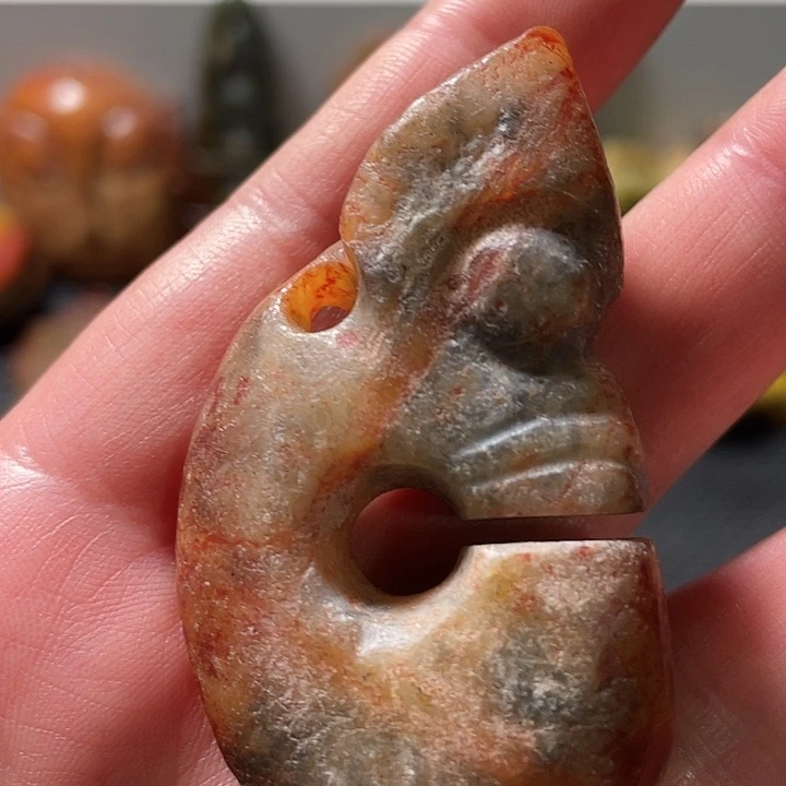 蛇纹石玉未镶嵌挂件