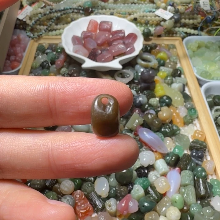 和田玉未镶嵌珠宝半成品