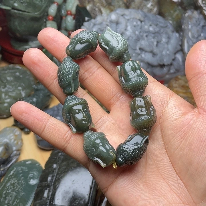 强***由和田玉未镶嵌挂件