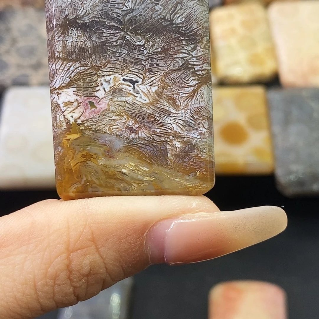 硅化玉颈饰合金L***鳞