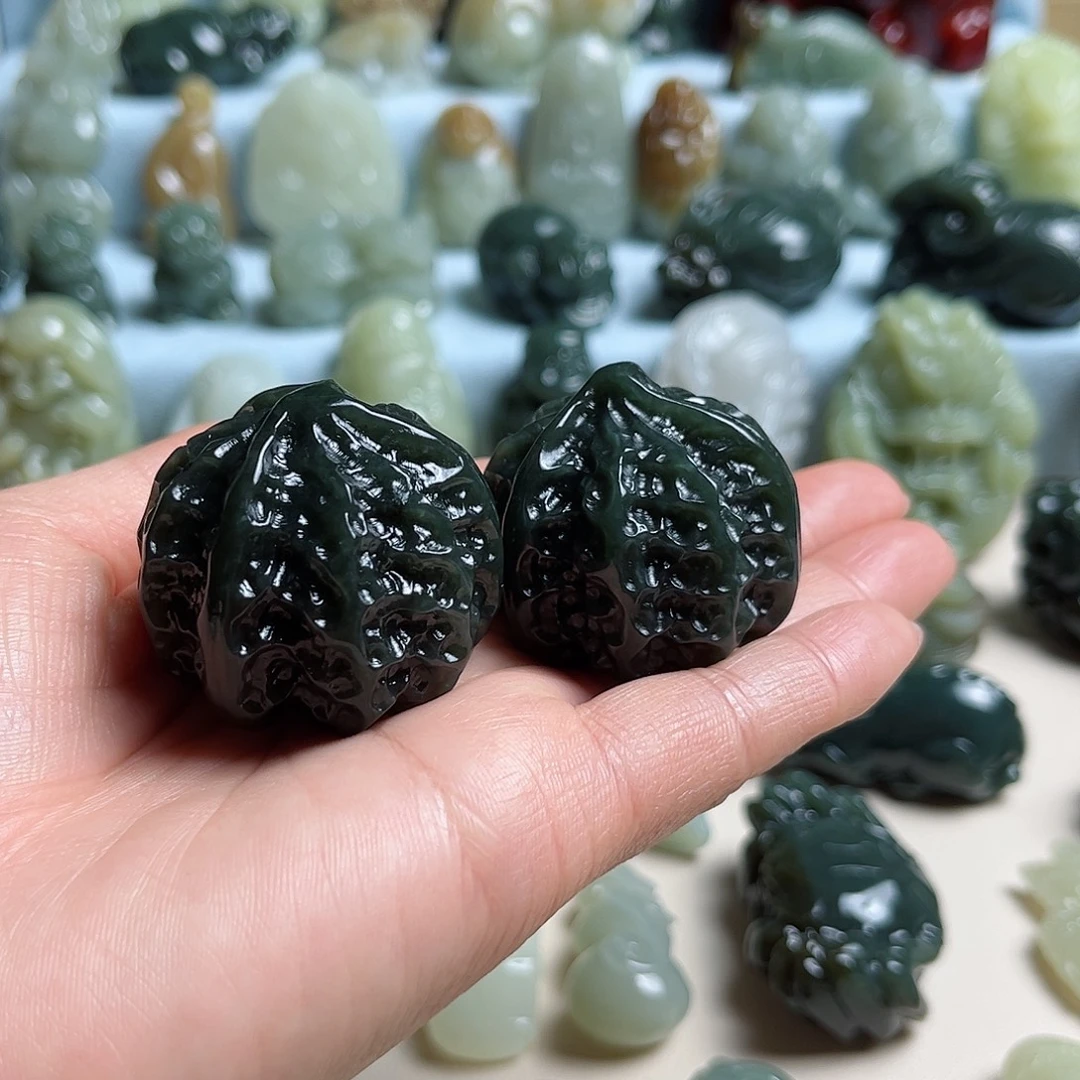 和田玉未镶嵌把件