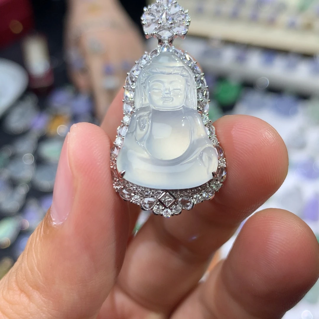 宝***嘉翡翠18K金镶嵌吊坠(不含链)签收后48小时鉴赏期