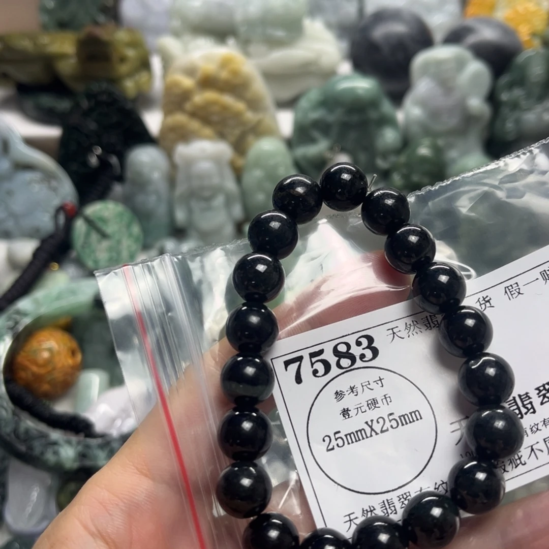 翡翠未镶嵌颈饰7583