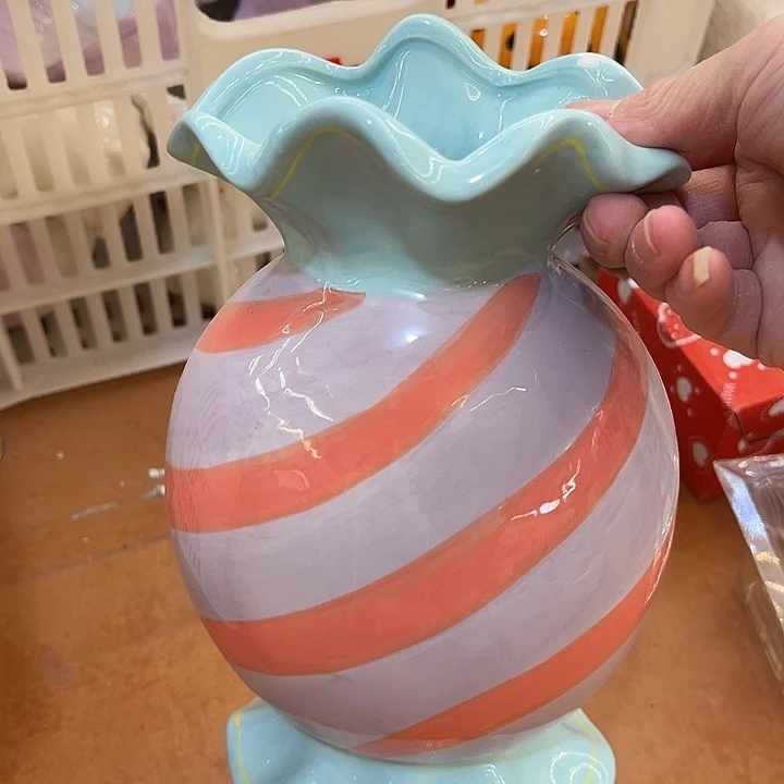 陶瓷摆件微瑕介意慎拍掉色